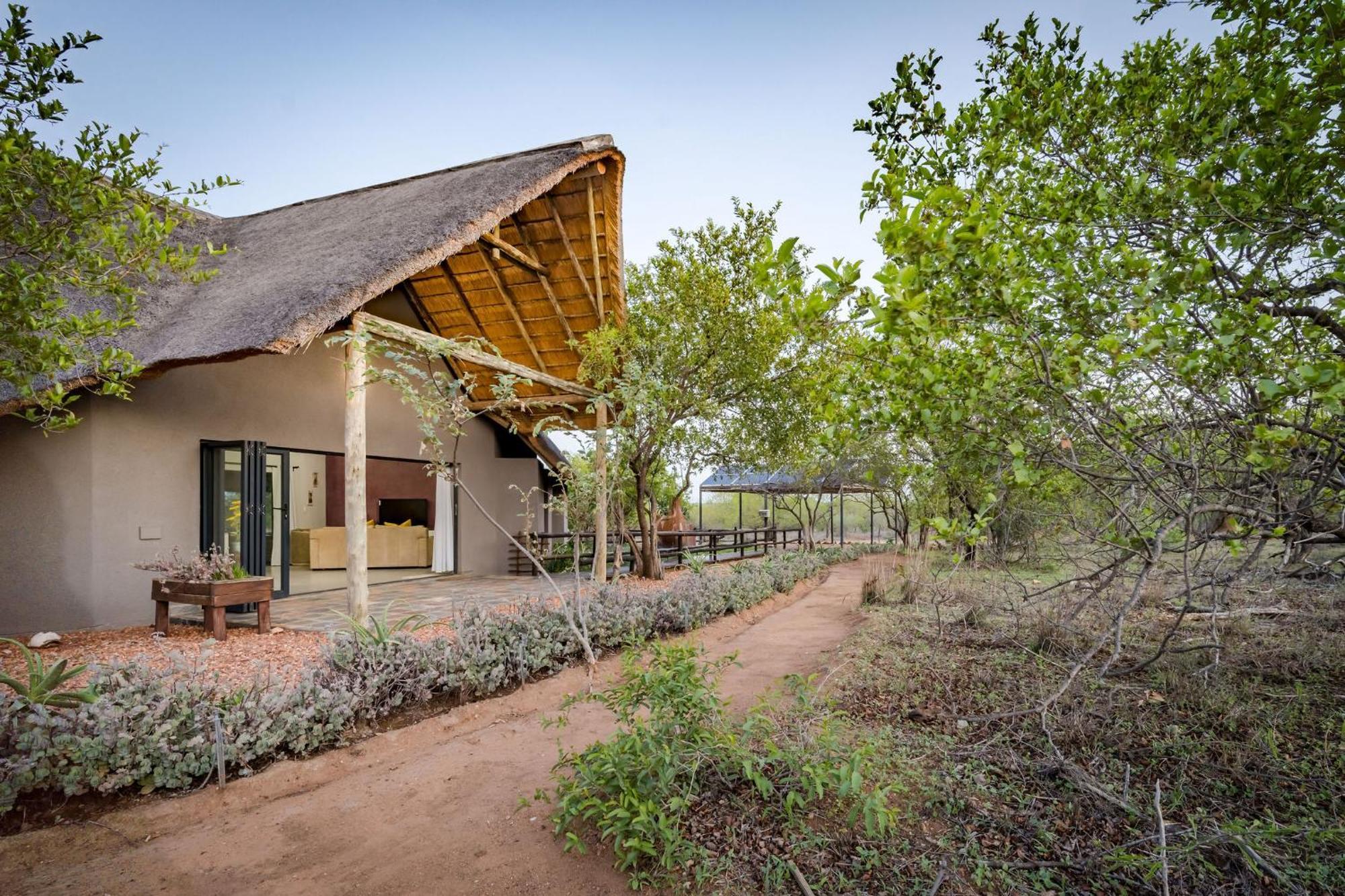 Villa Raptors Luxury